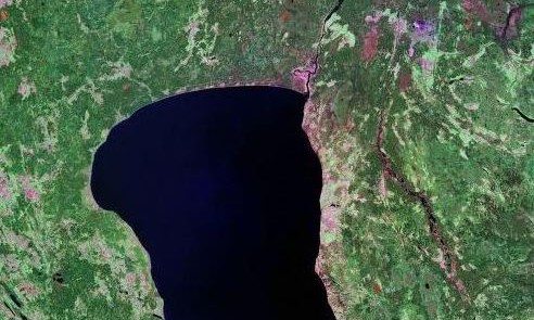 Чудское озеро из космоса